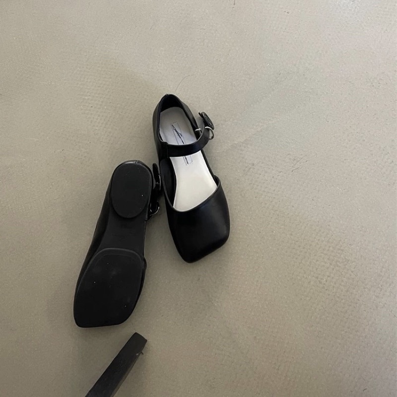 Giày búp bê kiểu có quai ngang