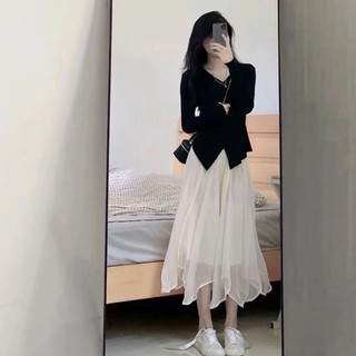 Áo len cổ V vạt chéo kiểu dáng đơn giản