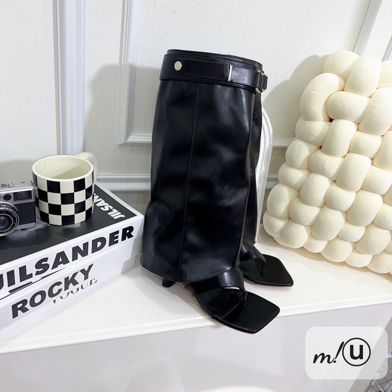 Boits loe gấp gấu cài khuy dáng xỏ ngón