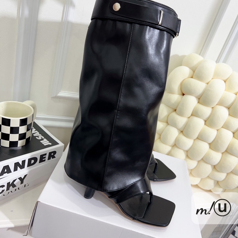 Boits loe gấp gấu cài khuy dáng xỏ ngón