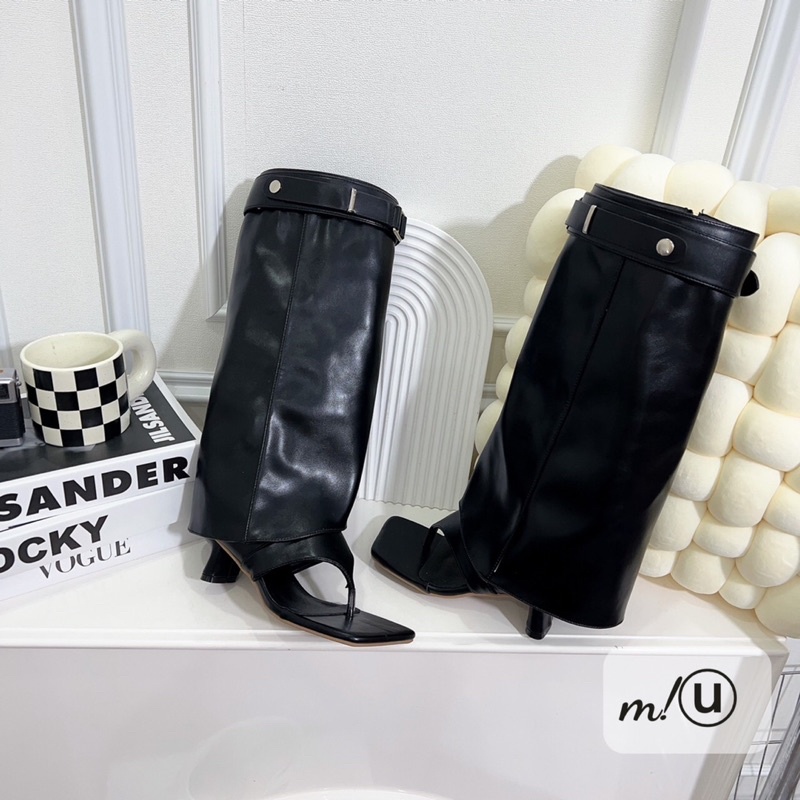 Boits loe gấp gấu cài khuy dáng xỏ ngón