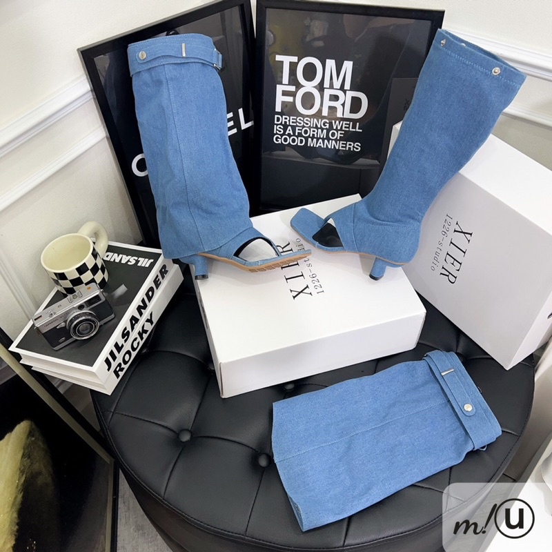 Boits loe gấp gấu cài khuy dáng xỏ ngón