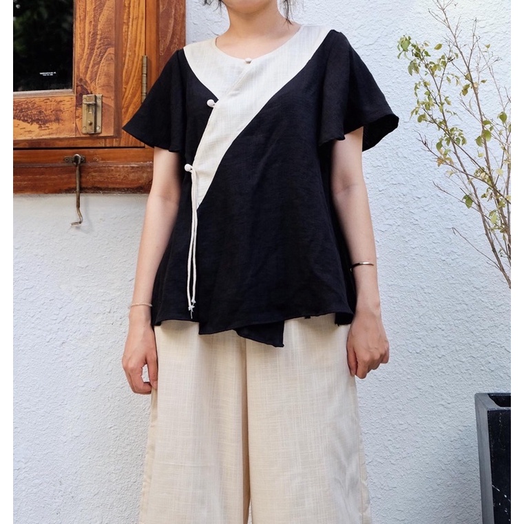 Áo tay cánh tiên linen lụa phối cùng quần ống bo - by savanna