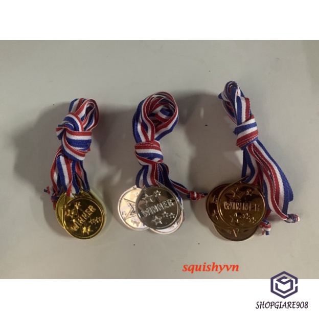 Huy Chương Bóng Đá, Bóng Chuyền, Cầu Lông, Điền Kinh, Bóng Bàn thời thượng dành cho Trao Tặng