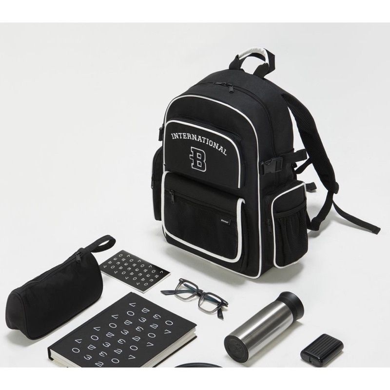 Balo đi học, laptop nam nữ đều mang được thêu chữ B