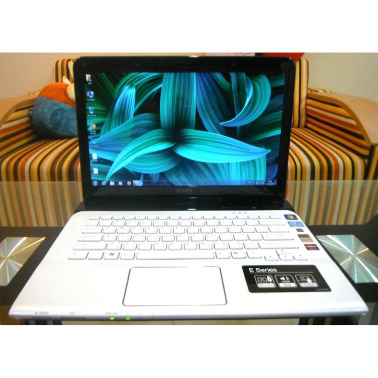 "SH-TODAY"  Bộ vỏ laptop Sony Vaio SVE141P13W , vỏ laptop Sony Vaio MBX-268, HK6 .