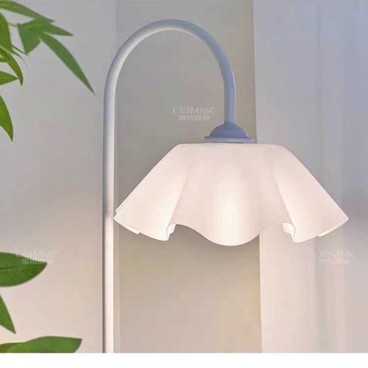 Cánh Hoa Đèn Sàn Kem Phong Cách Ghế Sofa Phòng Khách Bên Bầu Không Khí Đèn Trang Trí Sáng Tạo Phòng Ngủ Đầu Giường Dọc Đ