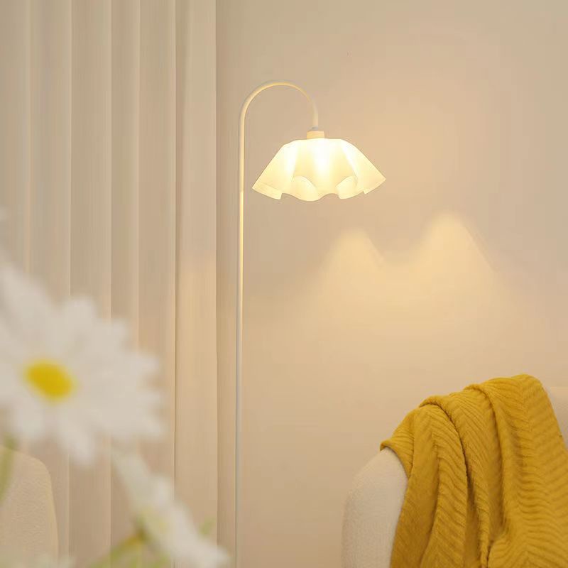 Cánh Hoa Đèn Sàn Kem Phong Cách Ghế Sofa Phòng Khách Bên Bầu Không Khí Đèn Trang Trí Sáng Tạo Phòng Ngủ Đầu Giường Dọc Đ