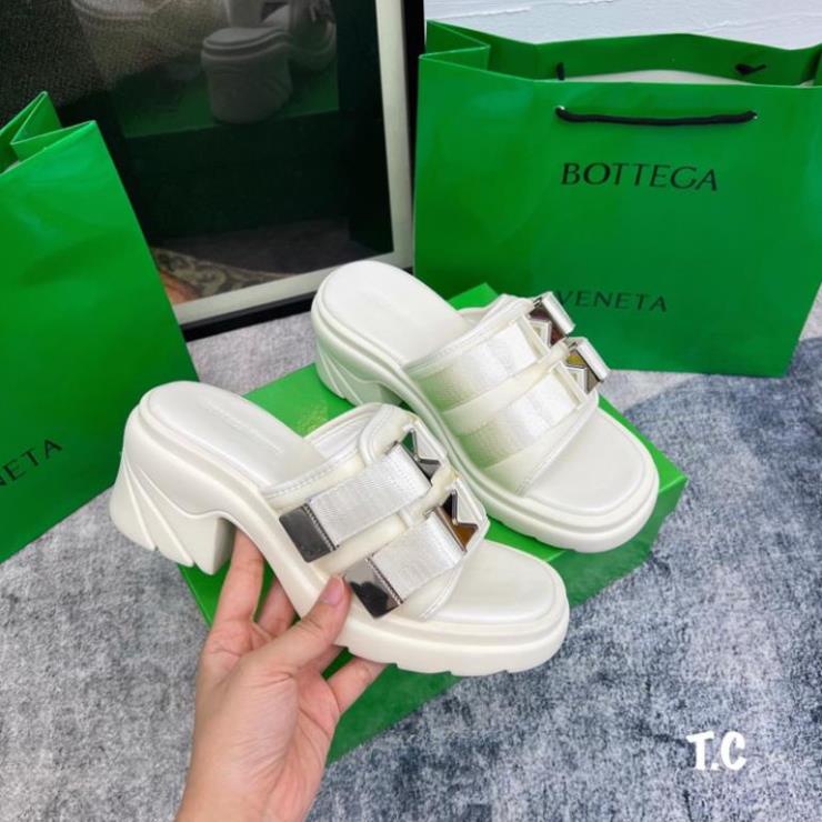 Lê Đế Cao Bottega Trắng Đen Full Size 35-39  -  By Anh Dinh Phuong