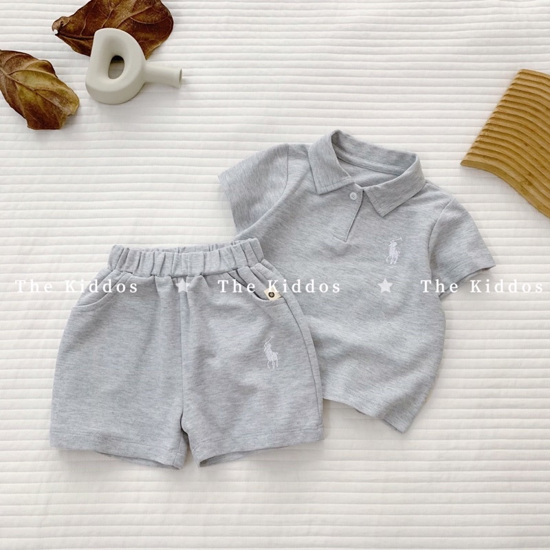 Bộ cộc tay polo bé trai từ 9-20kg Kidddos thêu nổi - Bộ bé trai bé gái mùa hè đi chơi đi học - 0823B005