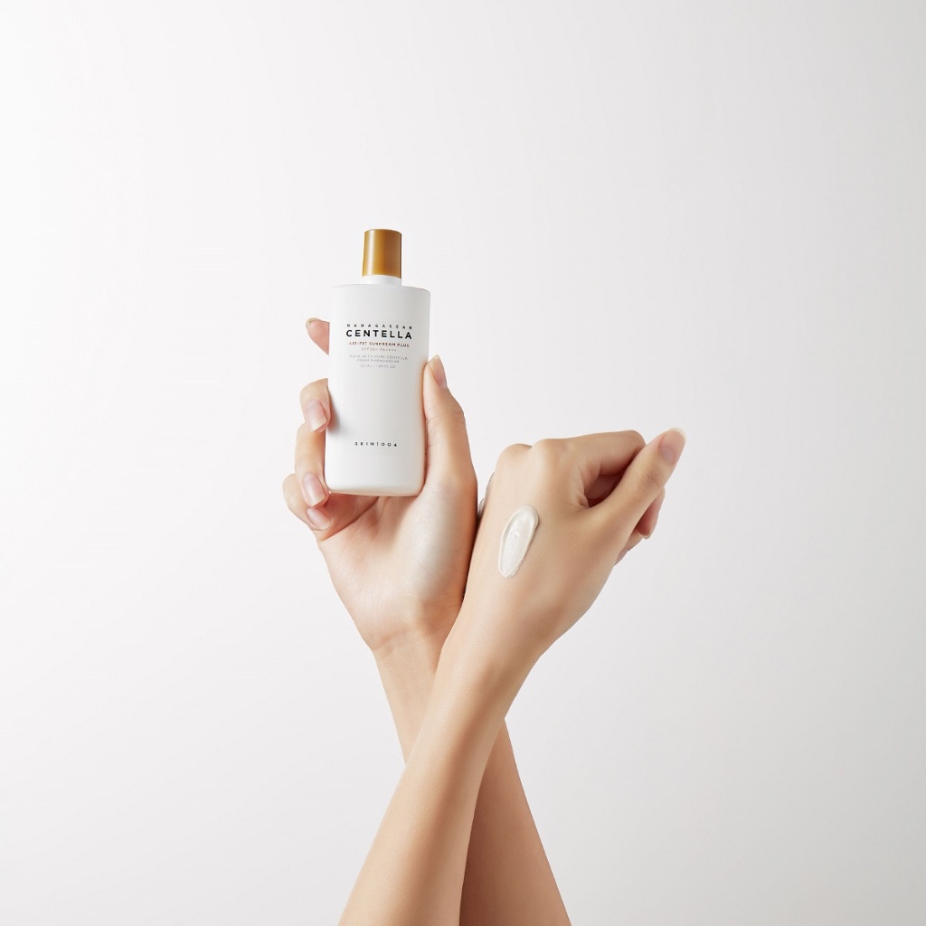 Kem Chống Nắng Skin1004 Madagascar Centella Air-Fit SunCream Plus SPF50+ PA++++ 50ml