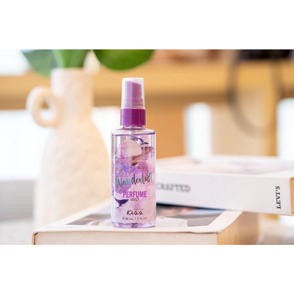 Bộ Quà Tặng Malissa Kiss Wanderlust (Sữa Dưỡng Thể Trắng Da Hương Nước Hoa 226g và Xịt Thơm Toàn Thân Hương Nước Hoa 88m
