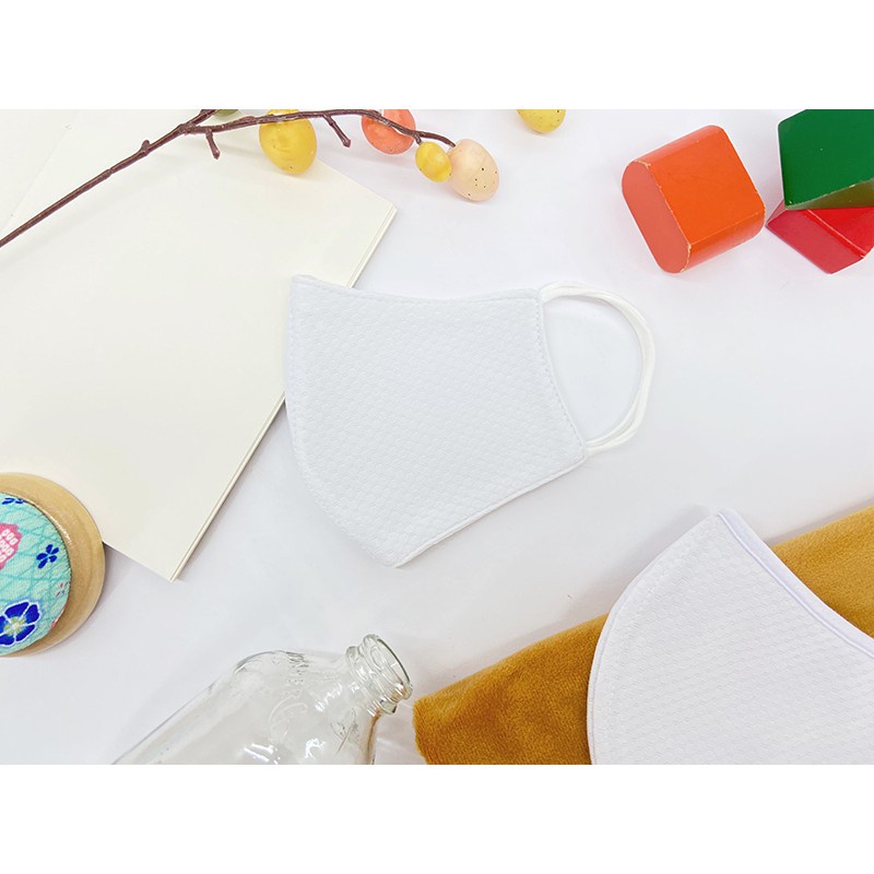 Khẩu Trang Vải Kháng Khuẩn Watsons Quai Đeo Thun 1 Cái