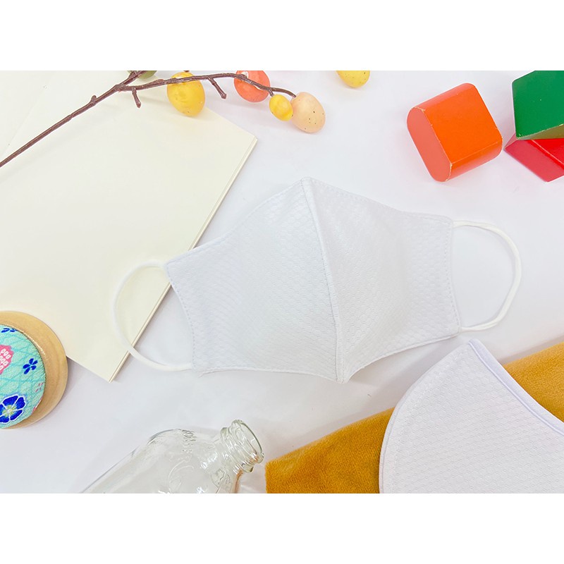 Khẩu Trang Vải Kháng Khuẩn Watsons Quai Đeo Thun 1 Cái