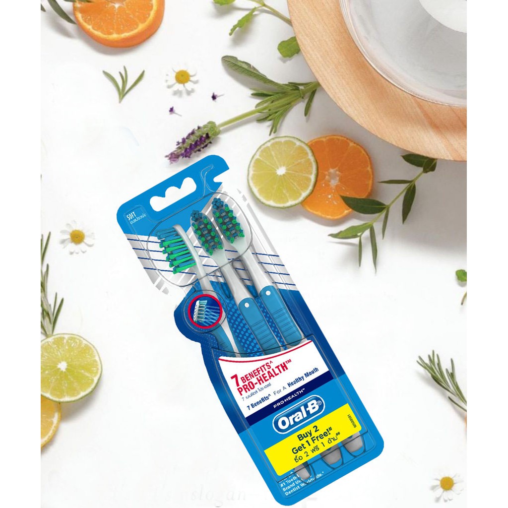 Bàn Chải Đánh Răng Oral-B Pro-Health 7-Benefits Vỉ 3 cây