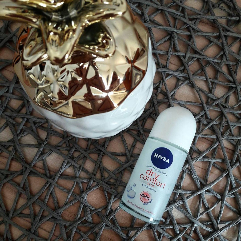 Lăn Ngăn Mùi Nữ Khô Thoáng Nivea 50ml