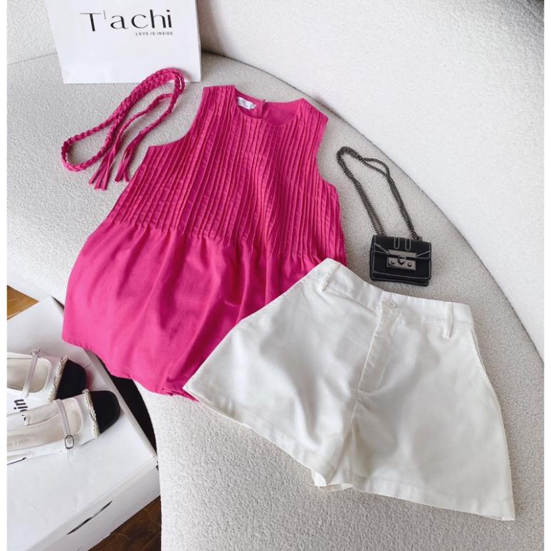 Set áo hồng viền gân sọc ngực không tay kèm quần shorts trắng