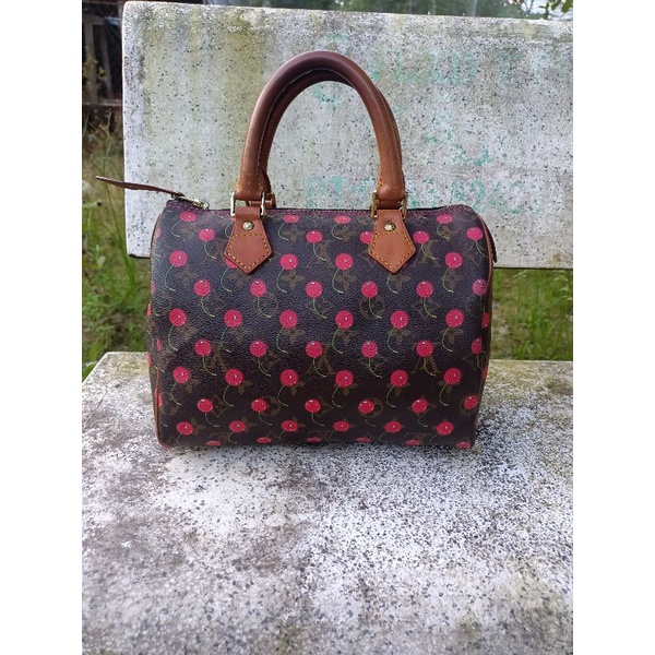 Túi xách si hiệu eo vì