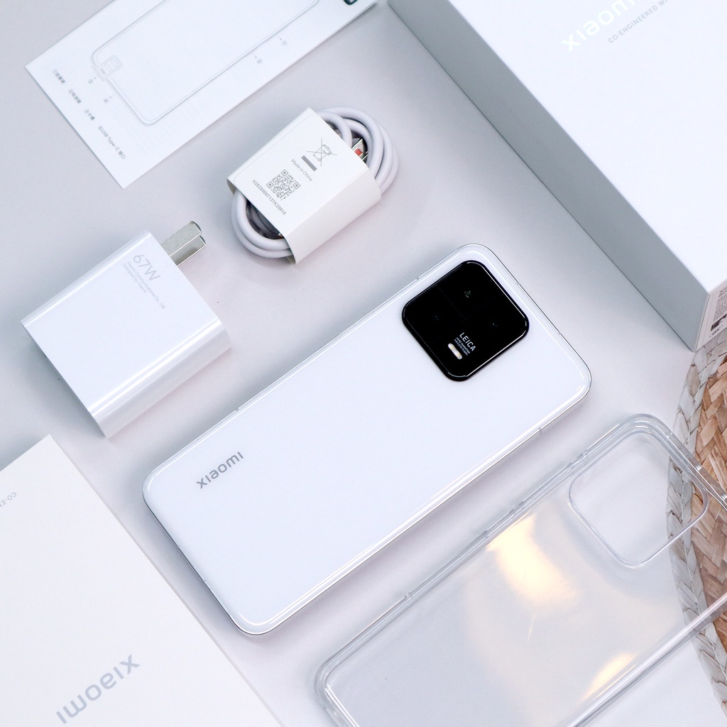 Điện Thoại Xiaomi 13  -  Snapdragon 8 Gen 2