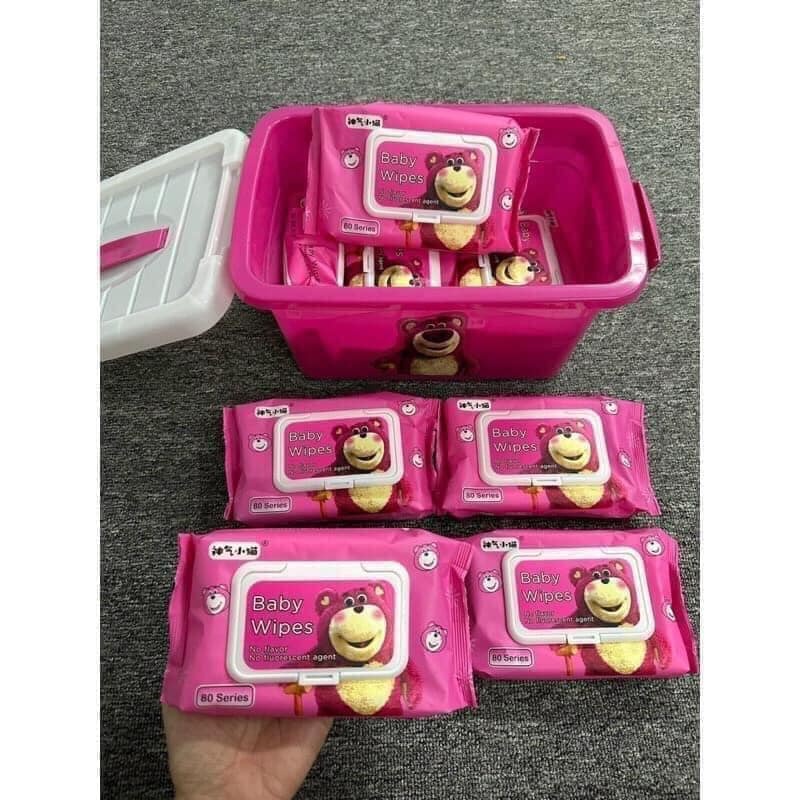 Combo 10 Gói Khăn Giấy Ướt Gấu Dâu Tặng Kèm Thùng Đựng Có Nắp Và Quai Xách - Tongkhogiadung.vn