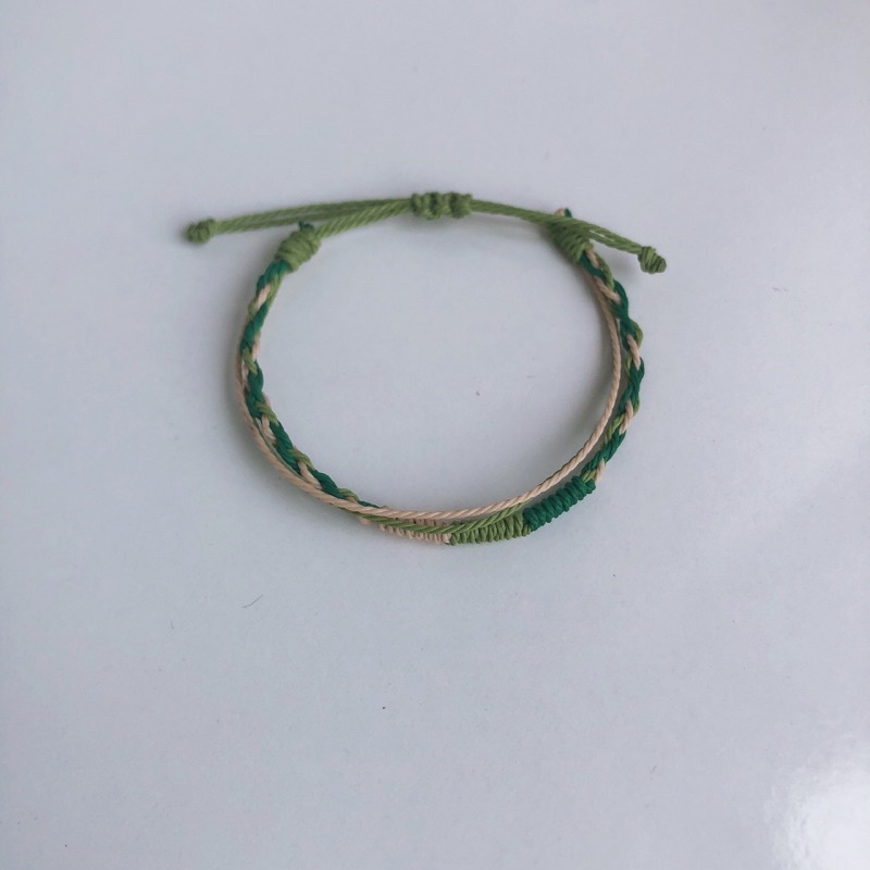 Vòng tay quấn đơn giản
