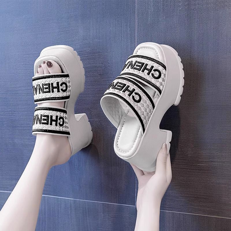 Dép Sandal Đế Xuồng Dày Thời Trang Mùa Hè 2023 Mới Cho Nữ