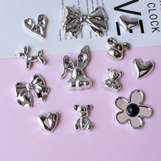 Sticker gắn dép, charm bearbrick tim nhăn gấu nơ nhũ bạc