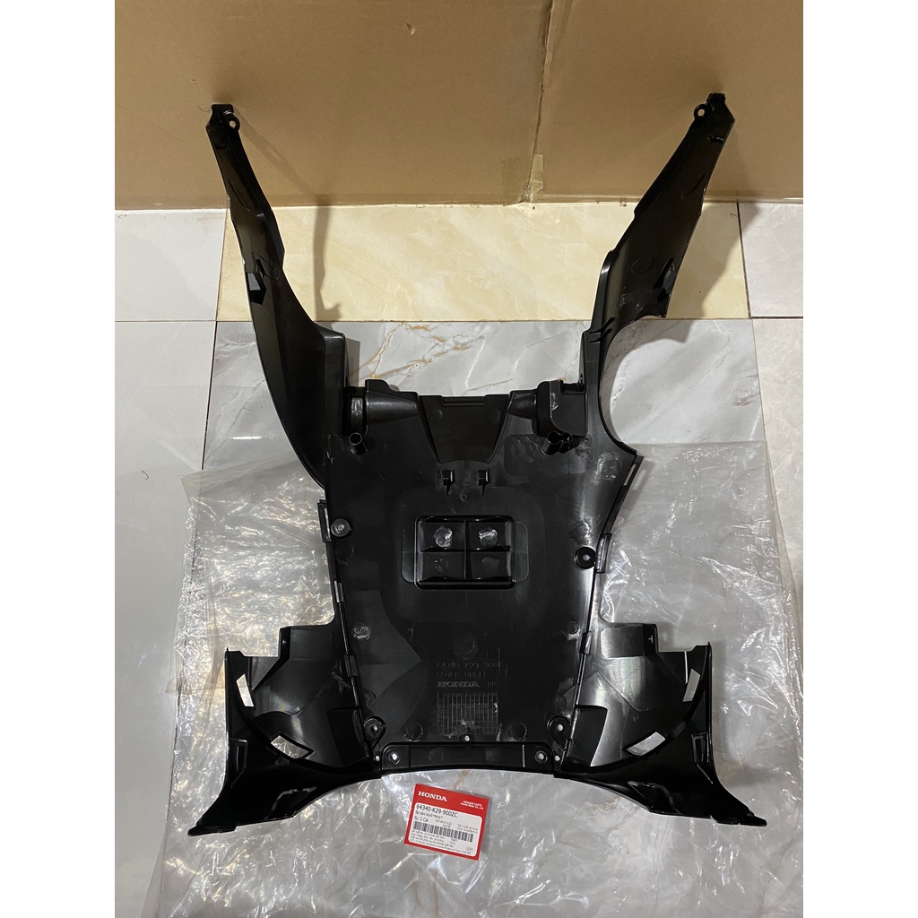 Ốp sàn bên dưới | Gầm nằm SH MODE (2013) màu Đen chính hãng Honda (64340-K29-900ZC)