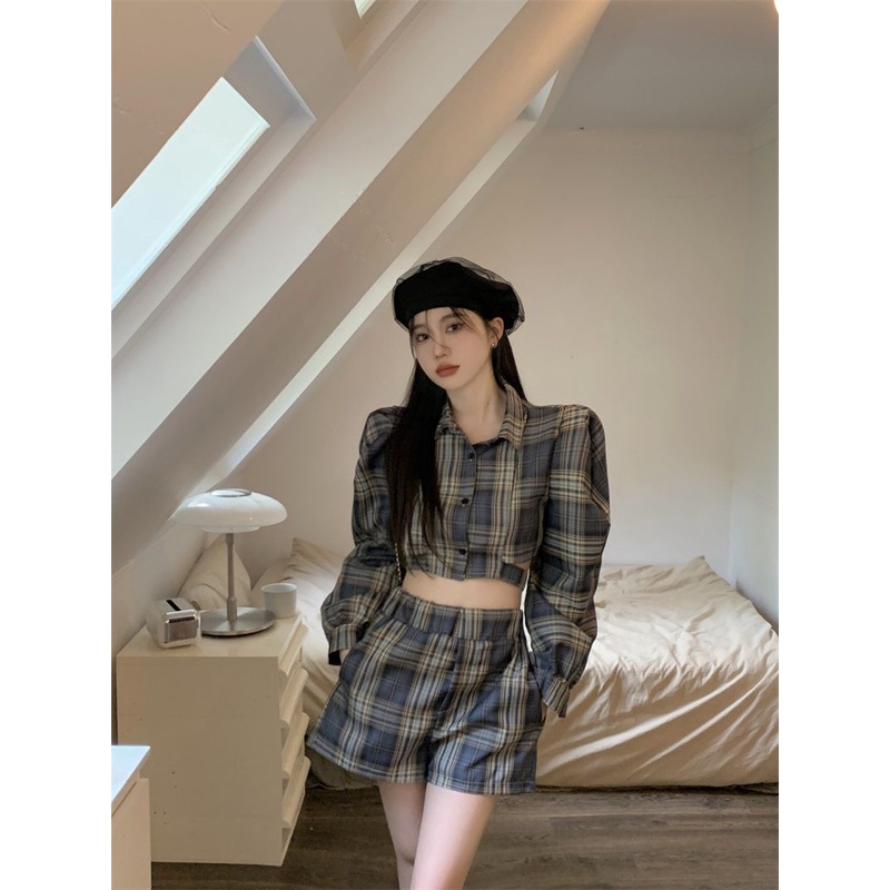Bộ Áo Sơ Mi Tay Dài Kẻ Sọc + Quần Short Lưng Cao Phong Cách Hàn Quốc Thời Trang Mùa Thu 2023