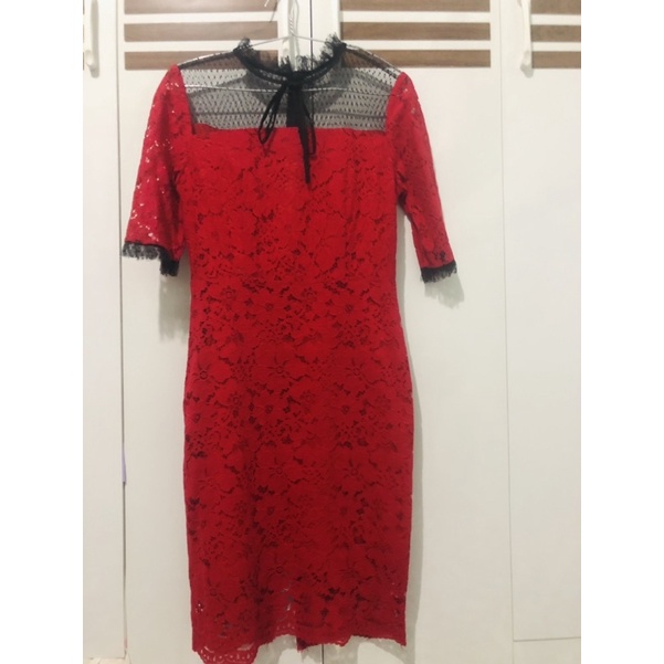 Đầm ren body Gumac size M