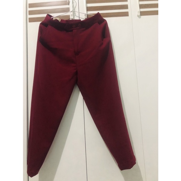 Quần Gumac màu đỏ đô size M
