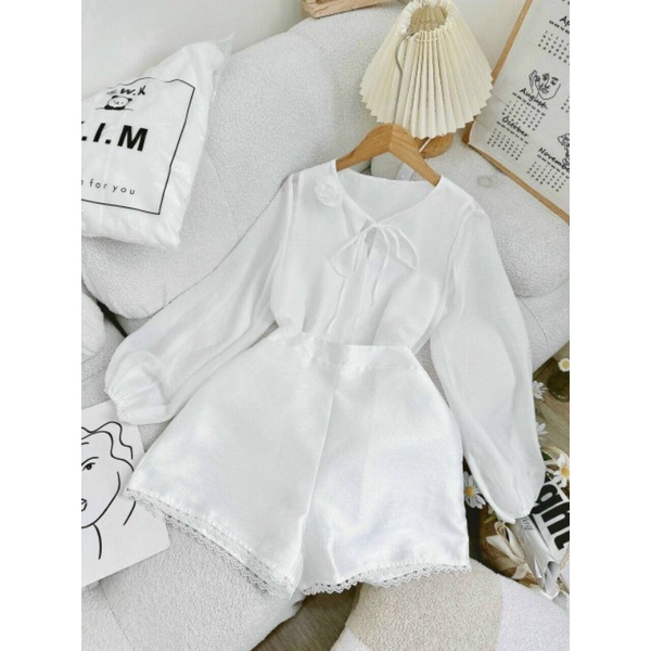 Set Áo Tay Bo Đính Hoa + Quần Sọt Viền Ren