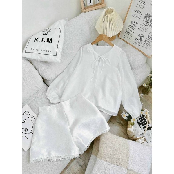 Set Áo Tay Bo Đính Hoa + Quần Sọt Viền Ren