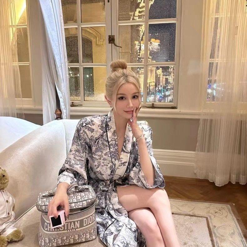 Đồ ngủ Lụa Mềm Mại In Họa Tiết Mực Vẽ Sang Trọng Thời Trang Mùa Hè Quyến Rũ Cho Nữ