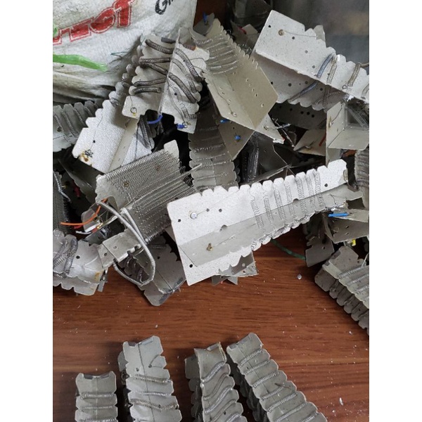 Máy sấy tóc  Như hình.