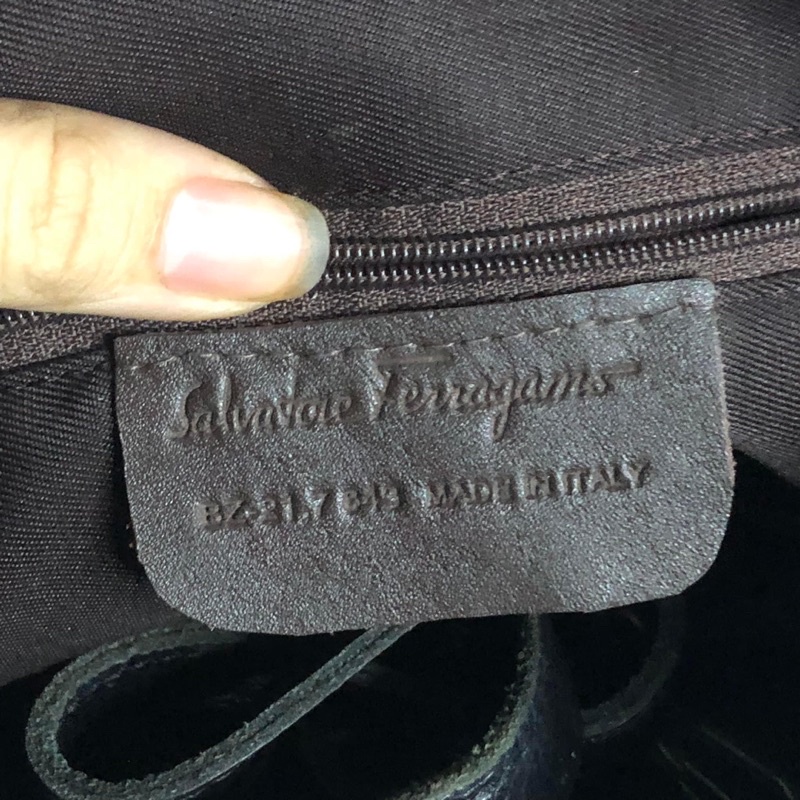 Túi si hiệu Salvatore