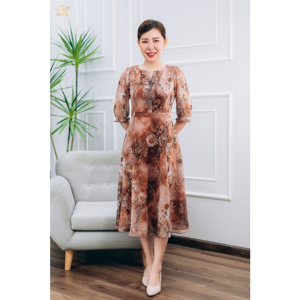 Đầm xòe thiết kế trung niên cổ tròn kết nút tay lỡ màu Nâu hoa - TTV1467