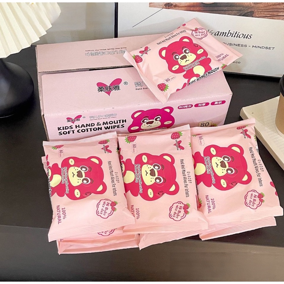 Thùng 10 gói khăn ướt hình gấu dâu Cotton & Wipes , set 10 gói khăn giấy ướt không cồn an toàn cho da