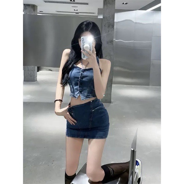 Áo 2 dây croptop bản vuông chữ giu chì đính nút cực xinh , chất thun bozip mềm mịn ly alohashop91