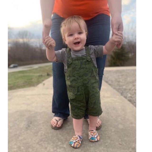 Bộ bé trai quần sọt yếm kèm áo thun ngắn tay rất đáng yêu size 3-24m
