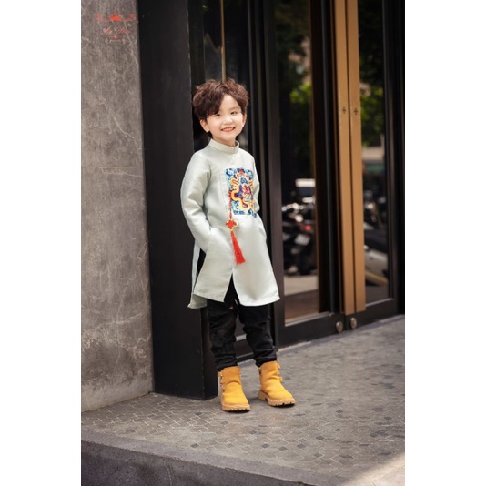 Áo dài gia đình Tầm Xuân hồng phù hợp diện tết Giáp Thìn 2024