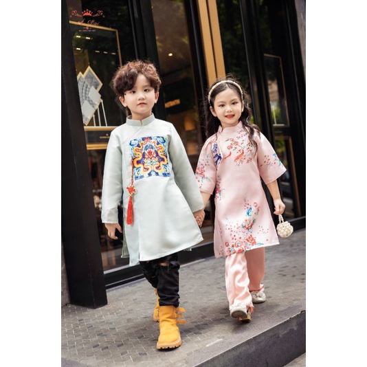 Áo dài gia đình Tầm Xuân hồng phù hợp diện tết Giáp Thìn 2024