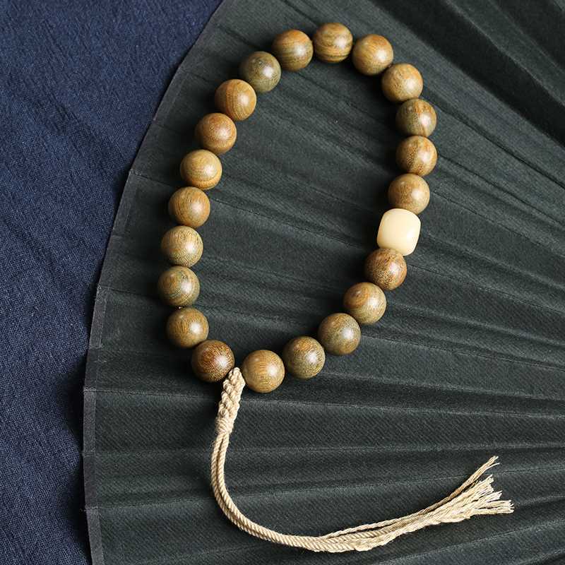 Vòng Tay Chuỗi Hạt Gỗ Đàn Hương Phối Tua Rua Phong Cách retro
