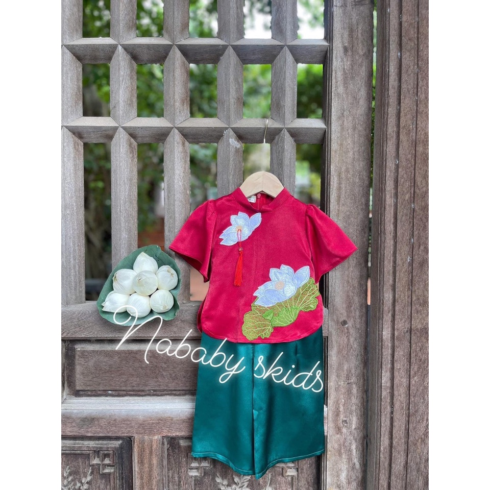 SET BỘ ÁO BÀ BA TAY BỒNG HOA SEN THÊU SIZE 8-28KG