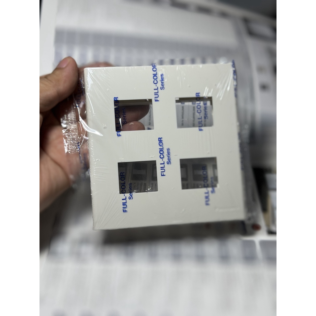 Mặt dùng cho 4 thiết bị - PANASONIC Full  - WZV 7844W - CHÍNH HÃNG