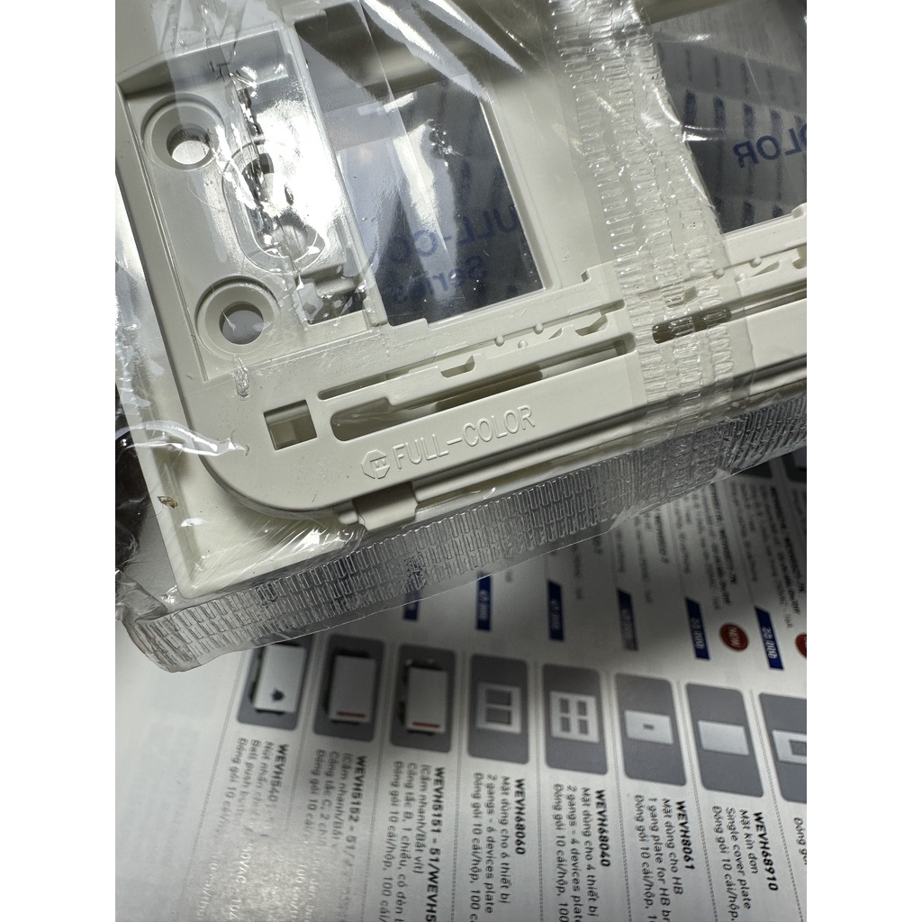 Mặt dùng cho 4 thiết bị - PANASONIC Full  - WZV 7844W - CHÍNH HÃNG