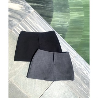 VIIBODYSUIT Mini Skirt Váy ngắn nữ cạp trễ có quần trong chất dày dặn đứng form tôn dáng (hình shop)