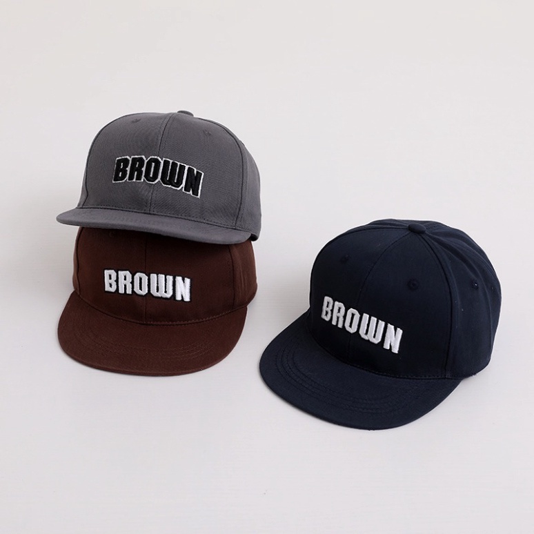 Mũ hiphop trẻ con ,nón SnapBack chữ Brown cho bé 2-16 tuổi