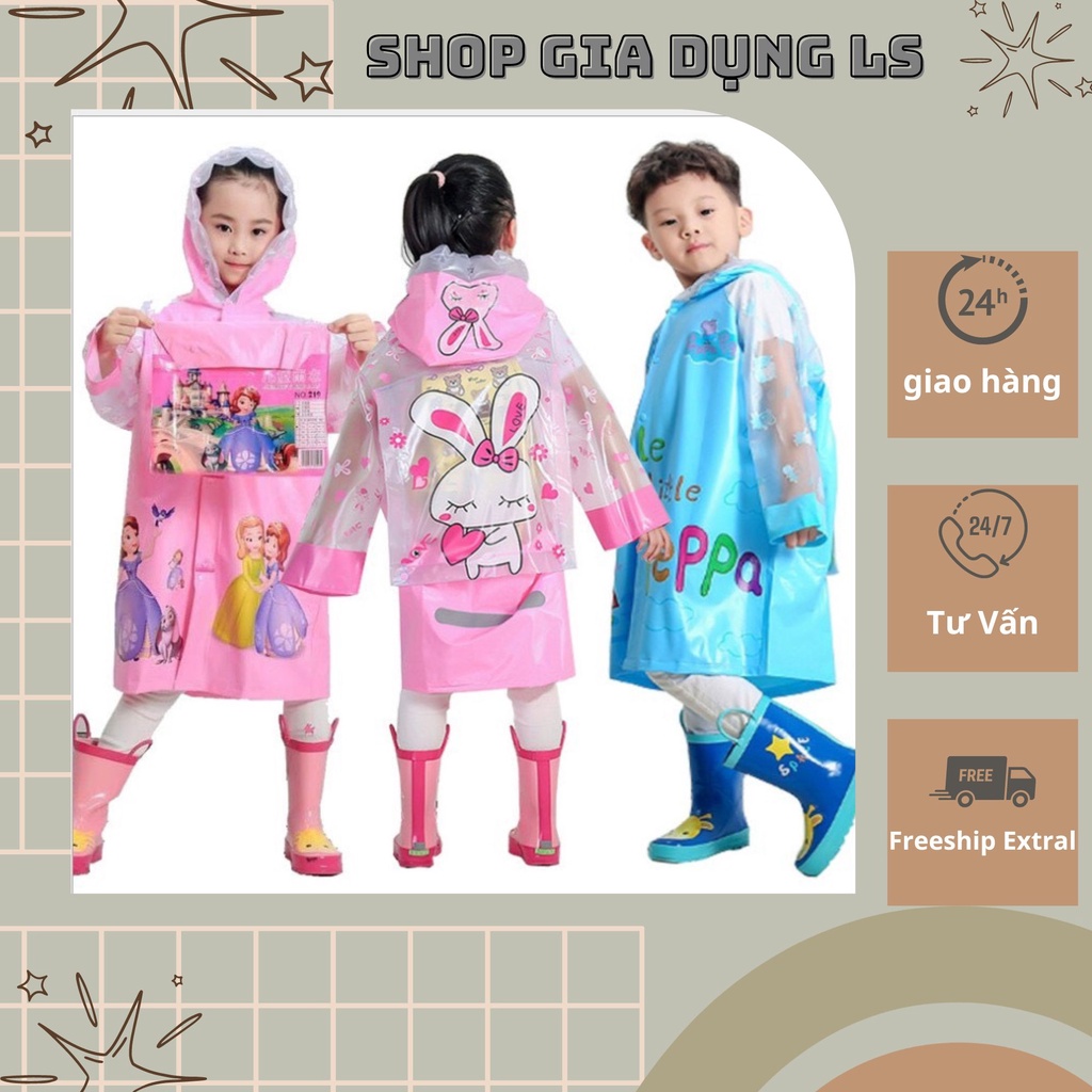 Áo mưa trẻ em được thiết kế với những họa tiết hoạt hình dễ thương, cúc bấm giúp bé dễ dàng khi mặc và cởi. Phía sau l