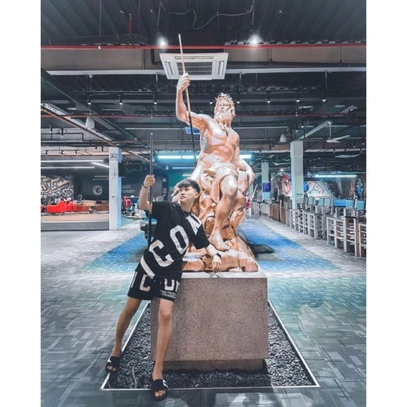 Áo Thun ICON Phối Logo Chạy Chéo Cao Cấp Chất Vải Cotton Thoáng Mát Co Dãn 4 Chiều Siêu Hót Trend 2023 .